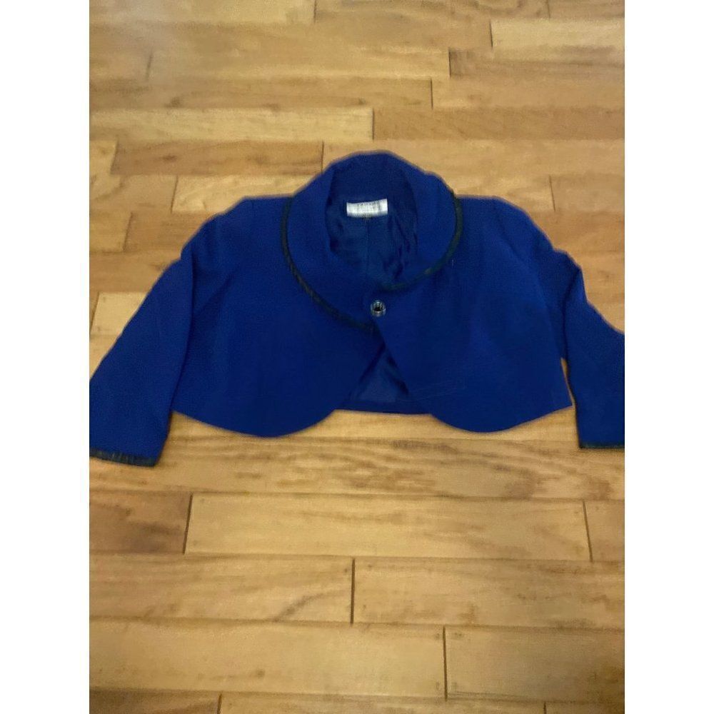 Tahari, women’s blue long sleeve short cropped collared button blazer size 8P